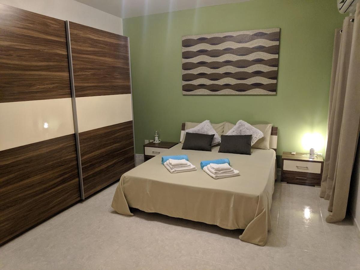 Gaia Penthouse Sea And Country Views Home St. Paul's Bay Exteriör bild